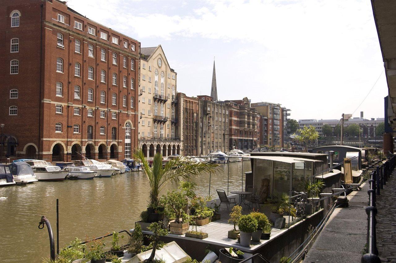 Premier Inn Bristol City Centre King Street Exterior photo