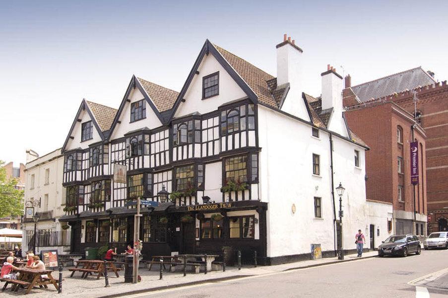 Premier Inn Bristol City Centre King Street Exterior photo
