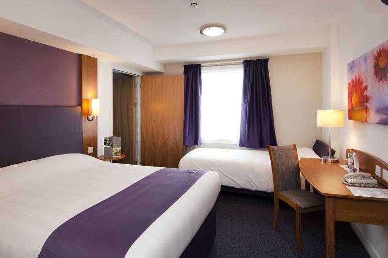 Premier Inn Bristol City Centre King Street Exterior photo